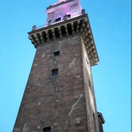 La Torre In Centro 아파트 카살레몬페라토